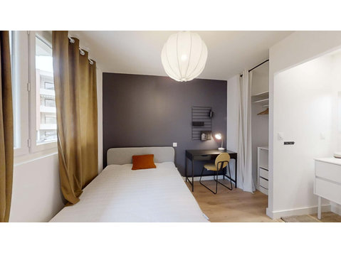 Chambre 2 - Angers Saint Laud - Apartments