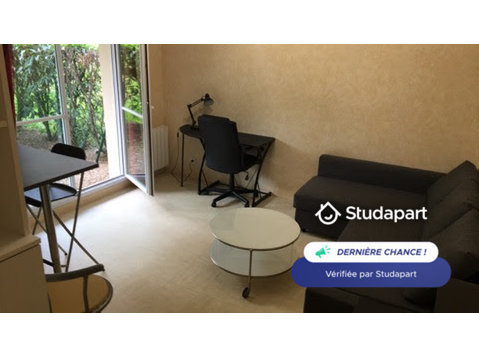 Studio meublé avec terrasse et parking privatif sécurisé.… - Aluguel