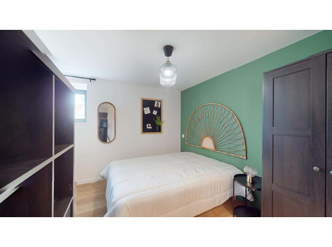 Chambre 2 - CLAUDE BERNARD - Apartments