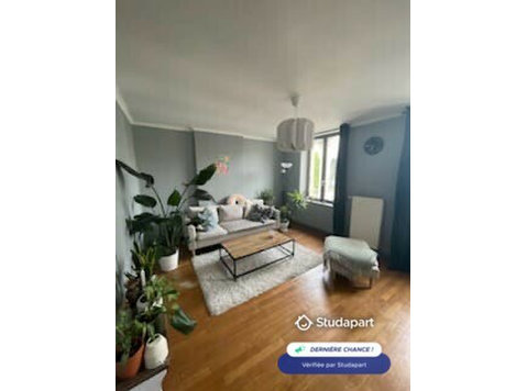 For rent: Fully refurbished one bedroom apartment (65… - À louer