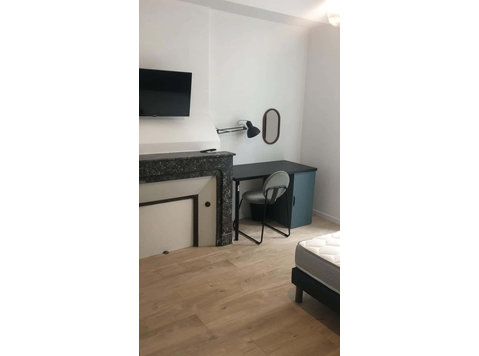 CHAMBRE 1 - JEANNE D’ARC T - 	
Lägenheter
