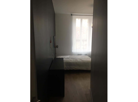CHAMBRE 3 - JEANNE D’ARC T - 	
Lägenheter