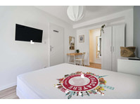 Chambre 1 - JARDINIERS H - Appartements
