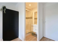 Chambre 2 - JARDINIERS D - Appartements