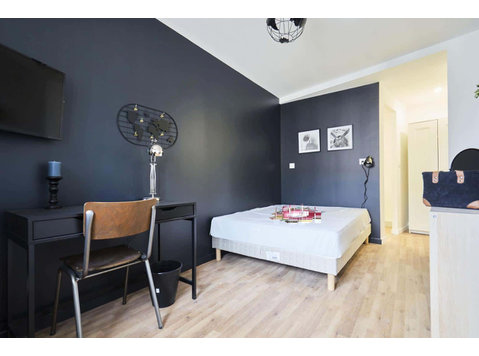 Chambre 2 - JARDINIERS PA - Apartments