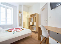 Chambre 2 - JEANNE D'ARC - Apartments