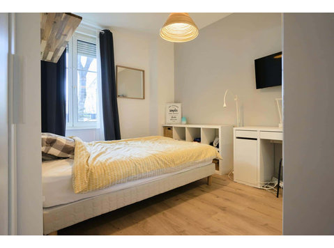 Chambre 2 - OUDINOT P - Apartments