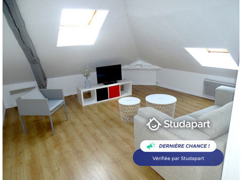 Appartement situé rue Libergier, en hyper centre,… - За издавање