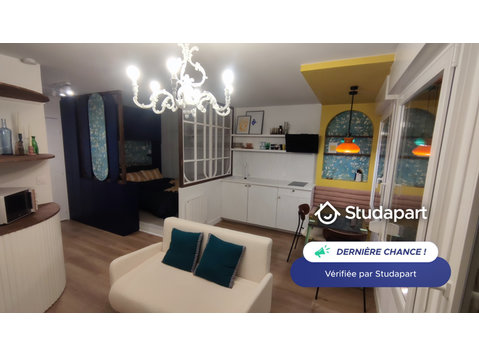 Le studio fait 27m2, se compose d'une salle de bain avec… - 出租