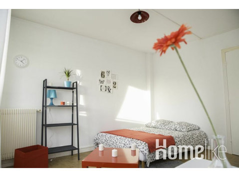Comfortable and luminous room - 16m² - ST11 - Kimppakämpät