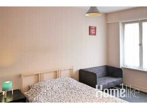 Very large comfortable bedroom - 18m² - ST27 - Flatshare