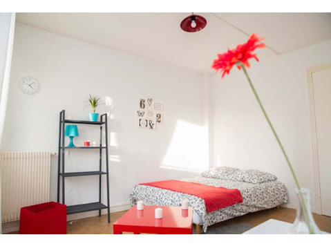 Comfortable and luminous room  16m² - Wohnungen