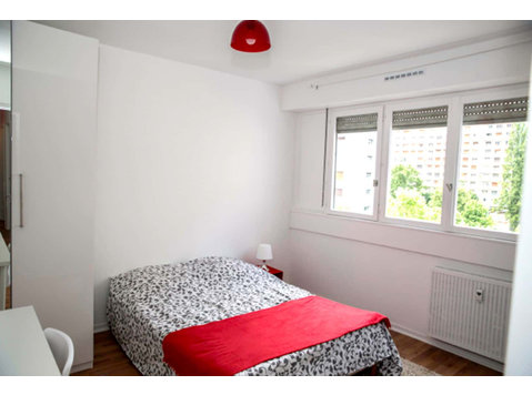 Cosy and luminous room  12m² - 公寓