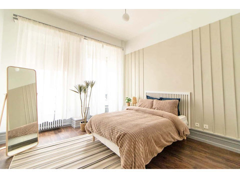 Move into this 15 m² coliving room in the heart of… - Appartementen