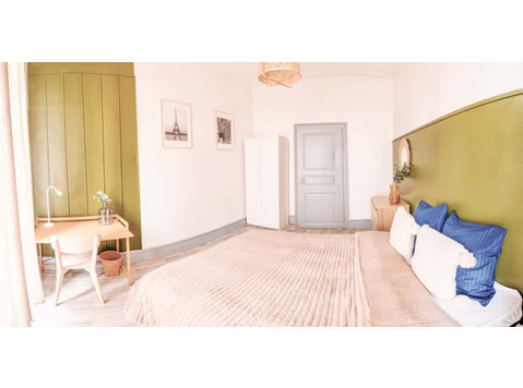 Move into this beautiful 13 m² coliving room in the heart… - 公寓