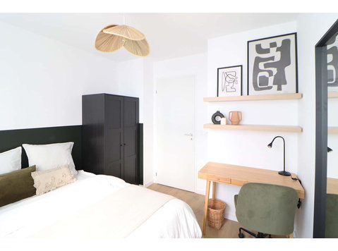 Rent this cocooning 10 m² bedroom in a coliving apartment… - Asunnot