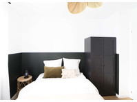 Rent this cocooning 10 m² bedroom in a coliving apartment… - Apartments