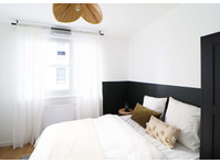 Rent this cocooning 10 m² bedroom in a coliving apartment… - Apartmani