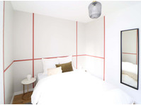 Rent this harmonious 11 m² bedroom in a coliving apartment… - Asunnot