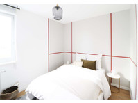 Rent this harmonious 11 m² bedroom in a coliving apartment… - Appartements