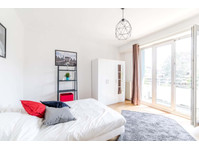 Spacious and bright room  15m² - Appartamenti