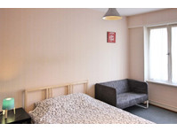 Very large comfortable bedroom  18m² - דירות