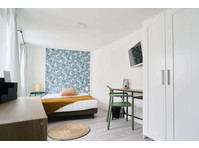 Chambre 1 - TURENNE - Apartments