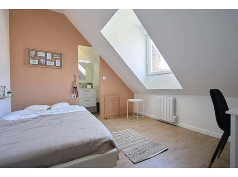 Chambre 5 - ROUTE DE PARIS - Apartamentos