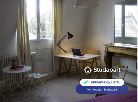 Spacious apartment for  1 person or 1 couple,

The… - De inchiriat