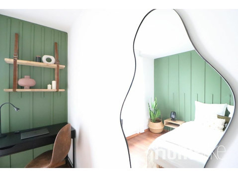 Chambre au style dandy de 13 m² à louer en coliving à Lille… - Collocation