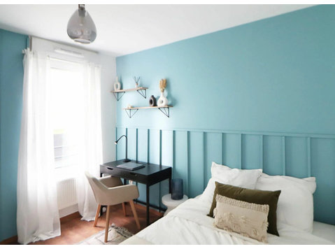 Co-living : Charming room of 10 m². - For Rent