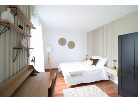 Co-living : Sophisticated room with a Scandinavian… - For Rent