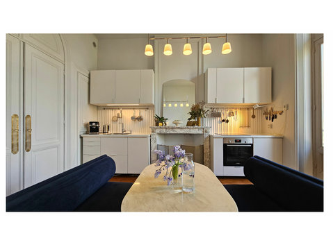 Elegant Oasis: Fully Furnished T3 Bis Apartment with… - Til Leie