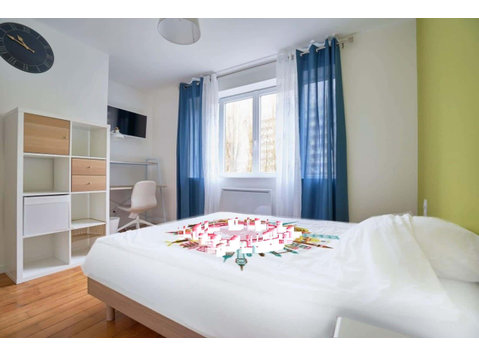 Chambre 1 - DUNKERQUE B - Appartements