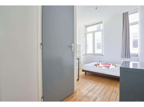Chambre 3 - Maire André - Apartments