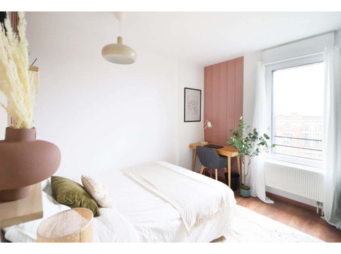 Charming 11 m² bedroom for rent in coliving in Lille - Apartments