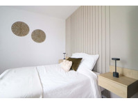 Delicate 15 m² bedroom for rent in coliving in Lille - Byty
