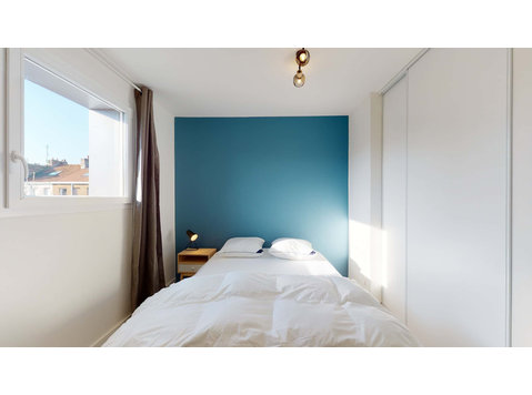 Lille Saint-Roch - Private Room (2) - Appartementen