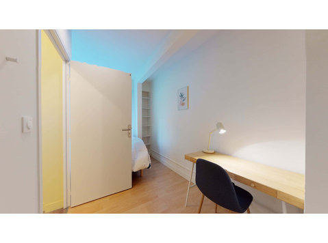 Lille Stations - Private Room (2) - Apartments