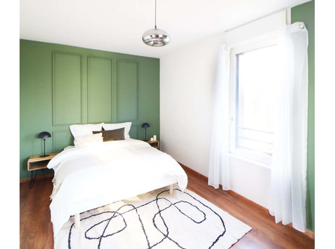 Refined 15 m² bedroom to rent in coliving in Lille - Apartamente