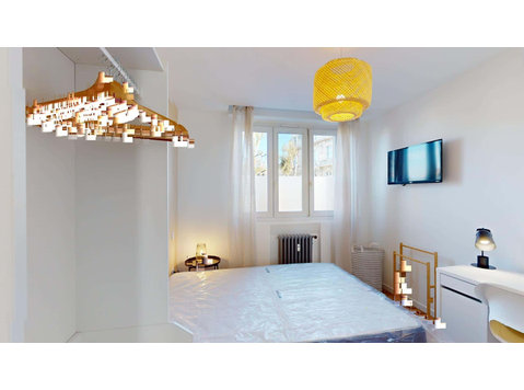 Chambre 2 - Froissart - Apartments