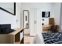 Chambre 3 - Dampierre P - 	
Lägenheter