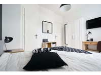 Chambre 3 - Dampierre P - 	
Lägenheter