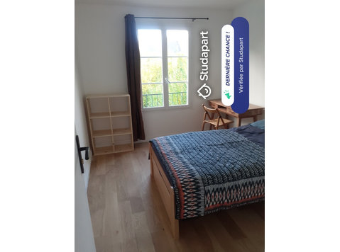 2 chambres  à louer au premier étage d'une maison proche de… - À louer