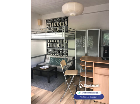 Studio meublé  à louer à Sèvres Rive gauche (92310),… - Til Leie