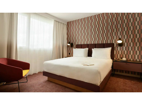 1 Bedroom Suite with 1 King Bed near CDG - Zu Vermieten