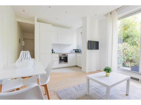 Bright Ground-Floor Apartment: Comfortable Living in a 37m²… - De inchiriat
