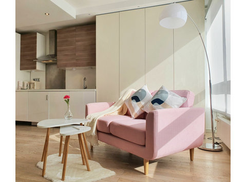 Charming bright Studio near La Défense & Paris center - For Rent