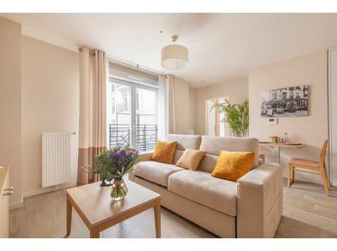 Charming home in a new & secured condo - For Rent
