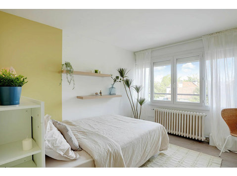 Co-living: 10 m² room - השכרה